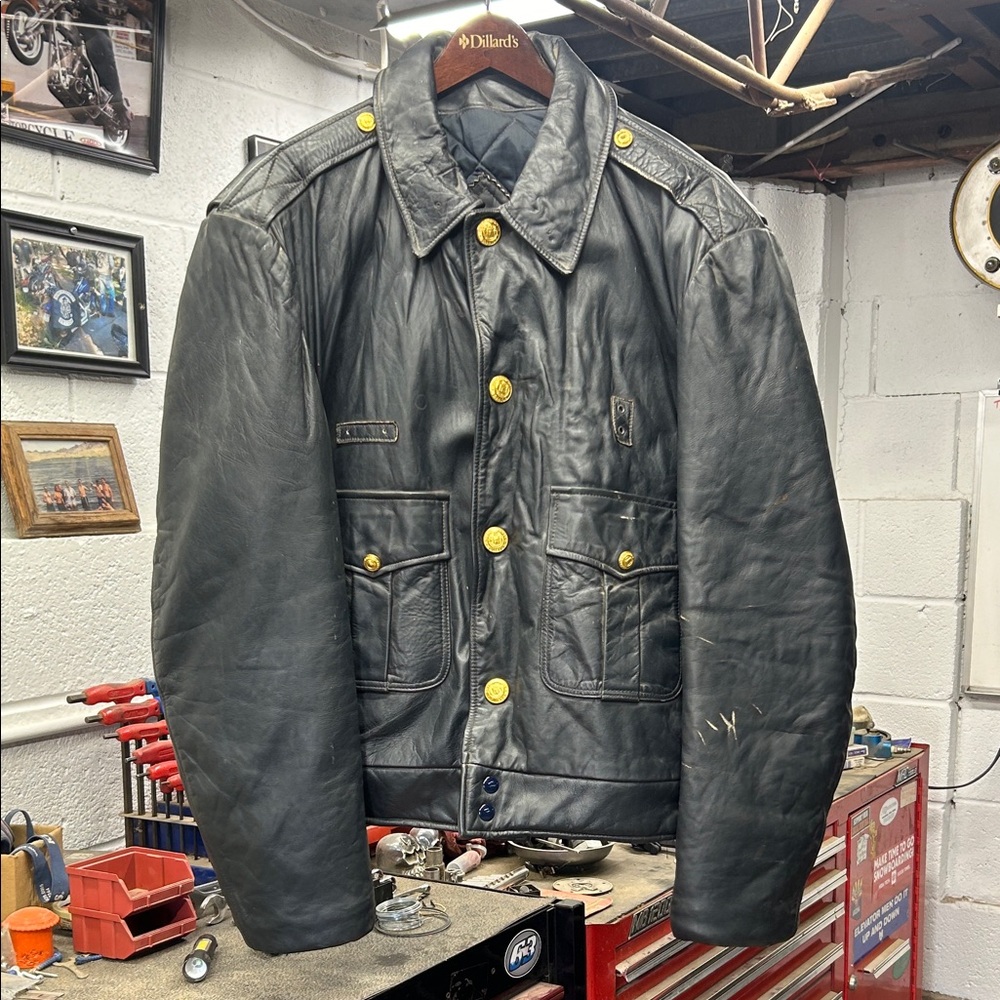Men's Chicago police leather with Gold Buttons
